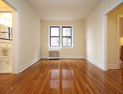 3rd image of 9417 210th St