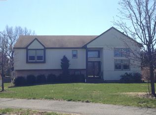 16 Mulberry Ln, Flemington, NJ 08822