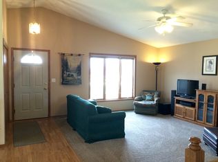 126 Van De Hey Ln, Kaukauna, WI 54130