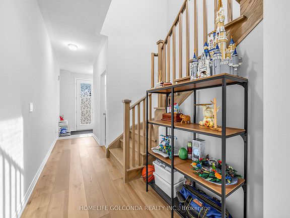 5th image of 35 Sprucedale Way