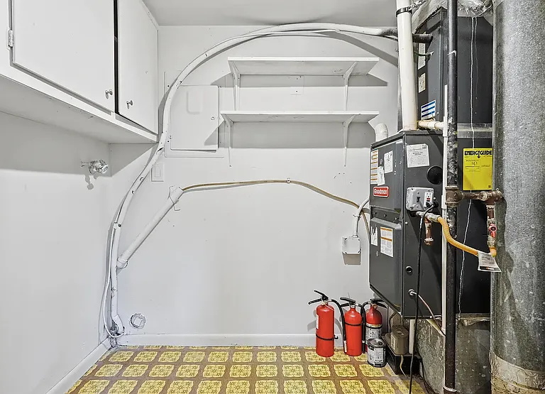307 Cutty Ct — Photo 18