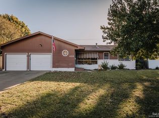 435 Regent Rd, Salina, KS 67401