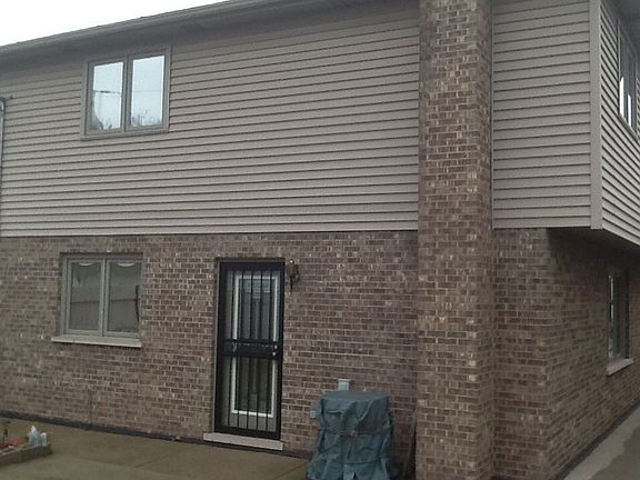 3rd image of 10847 S Ave E
