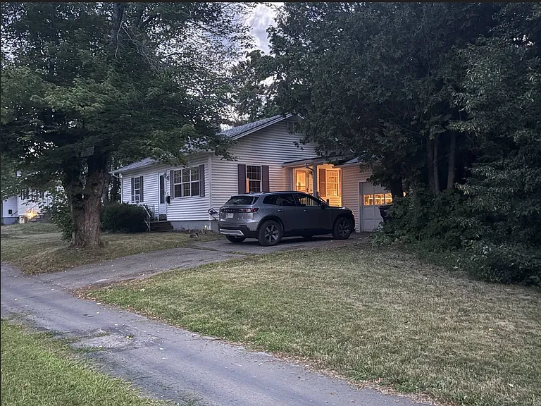 188 Stillwater Ave — Photo 1