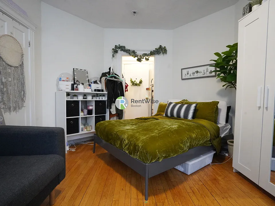 76 Brainerd Rd #17