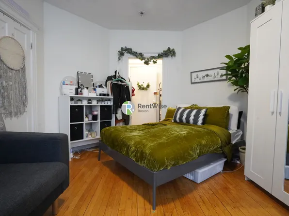 76 Brainerd Rd #17, Allston, MA 02134