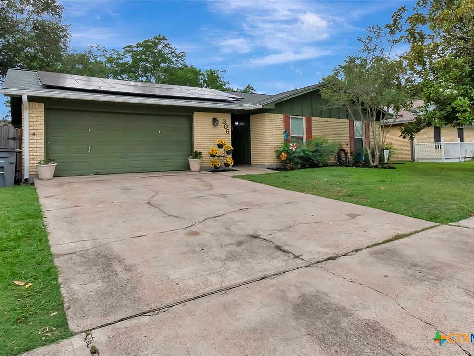 1st image of 306 Monterrey Dr