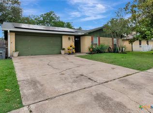 306 Monterrey Dr, Victoria, TX 77904