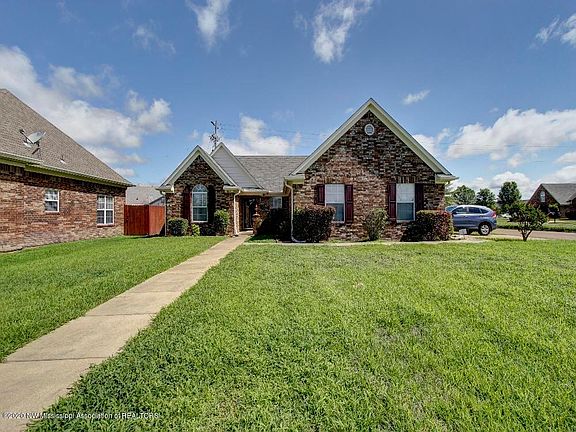 2nd image of 1016 River Wood Cir N