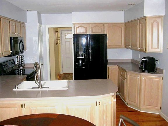 2nd image of 80 Legacy Oak Trl