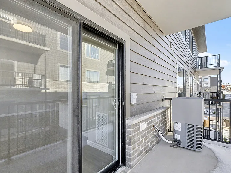 660 Garibaldi Ave — Photo 50