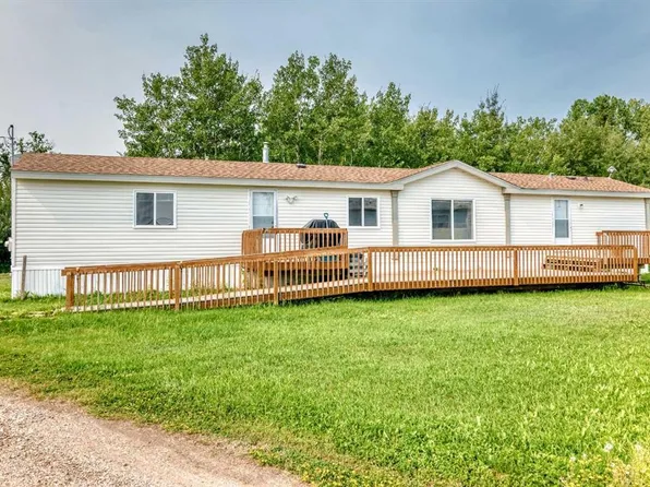 11 NE 3rd St, White Sands, AB T0C 3B0