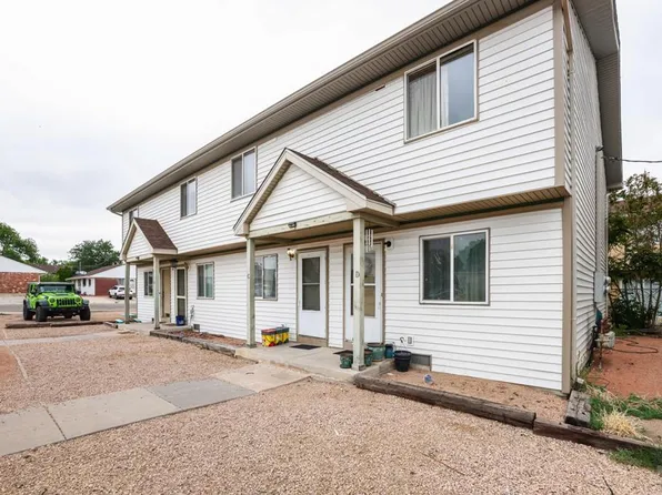 28 Yorkshire Rd, Pueblo, CO 81001