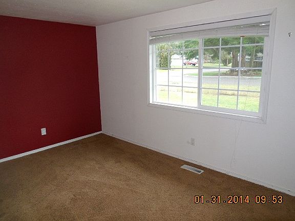 4th image of 8414 Janis Ct SE