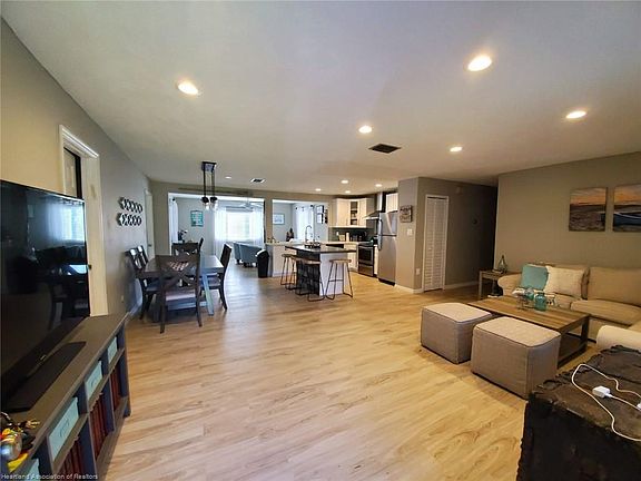 2nd image of 52 Lake Henry Dr