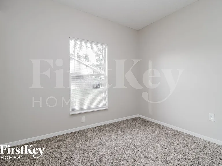 1205 Schumann Dr — Photo 12