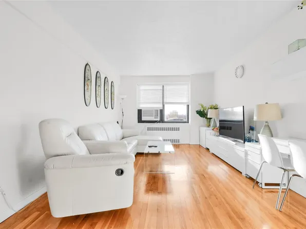 139-09 28th Road #6F, Flushing, NY 11354