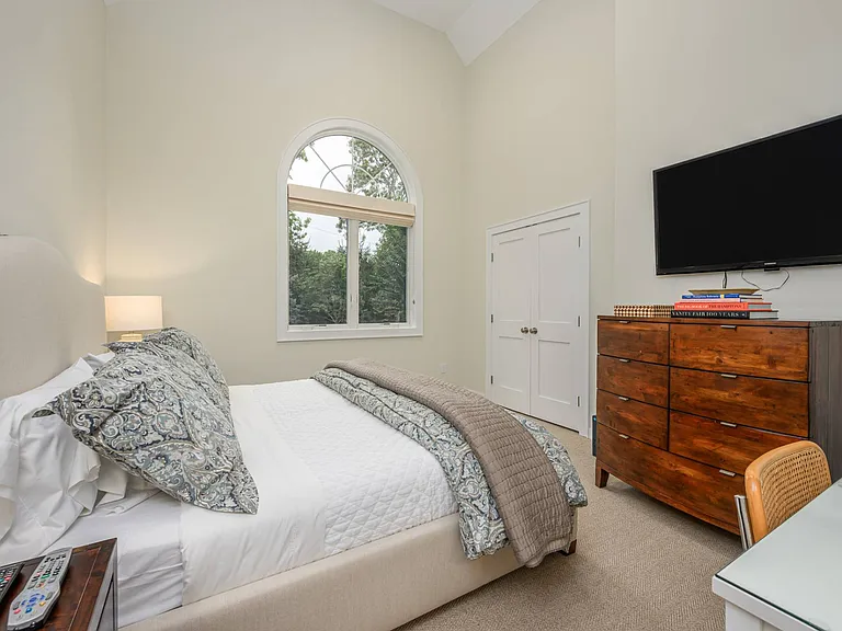 144 Middle Pond Rd — Photo 12