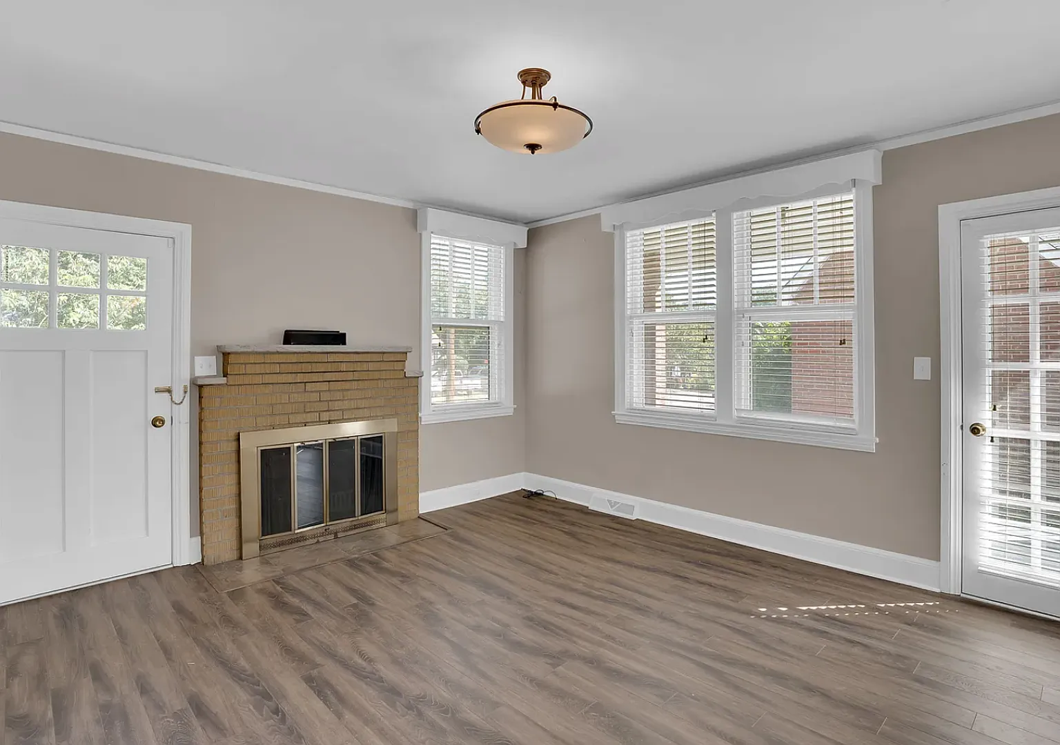 Minutes from USC! Renovated 4BR Home in Cayce — Photo 1