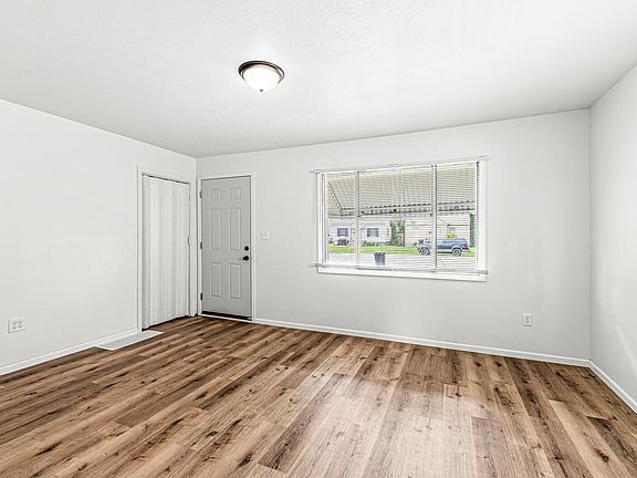 5th image of 442 S Sheridan St