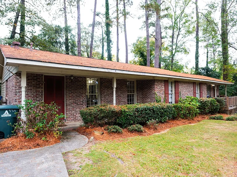 535 Godfrey Ln — Photo 6