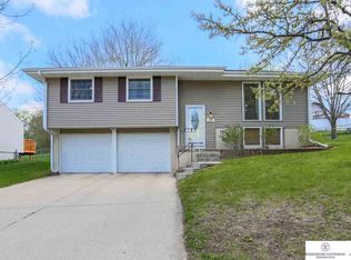 2227 N 128th Cir, Omaha, NE 68164