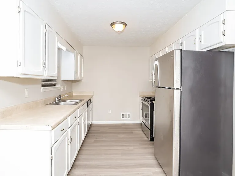 8807 Parliament Pl — Photo 7