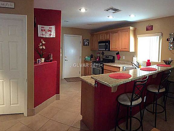3rd image of 4775 Frankfurt Ct