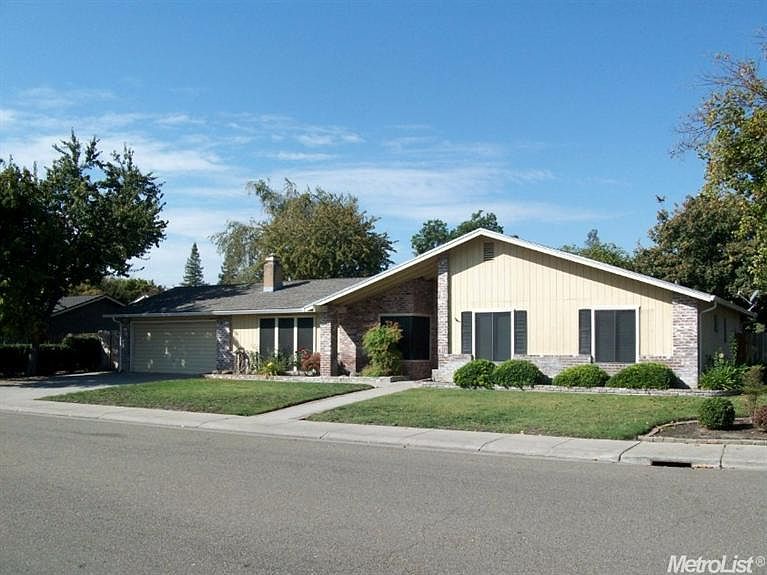 1st image of 9763 Fountain Valley Dr