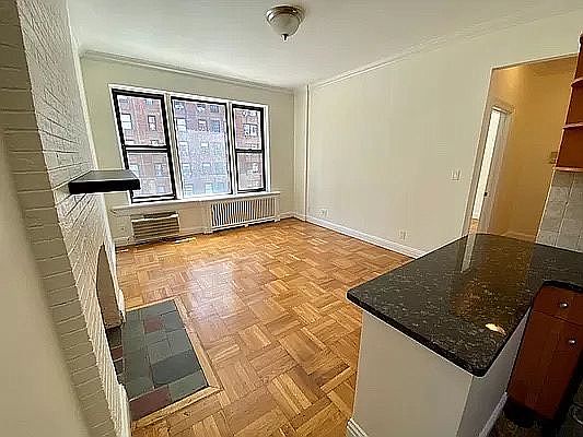 5th image of 403 E 58th St #B4