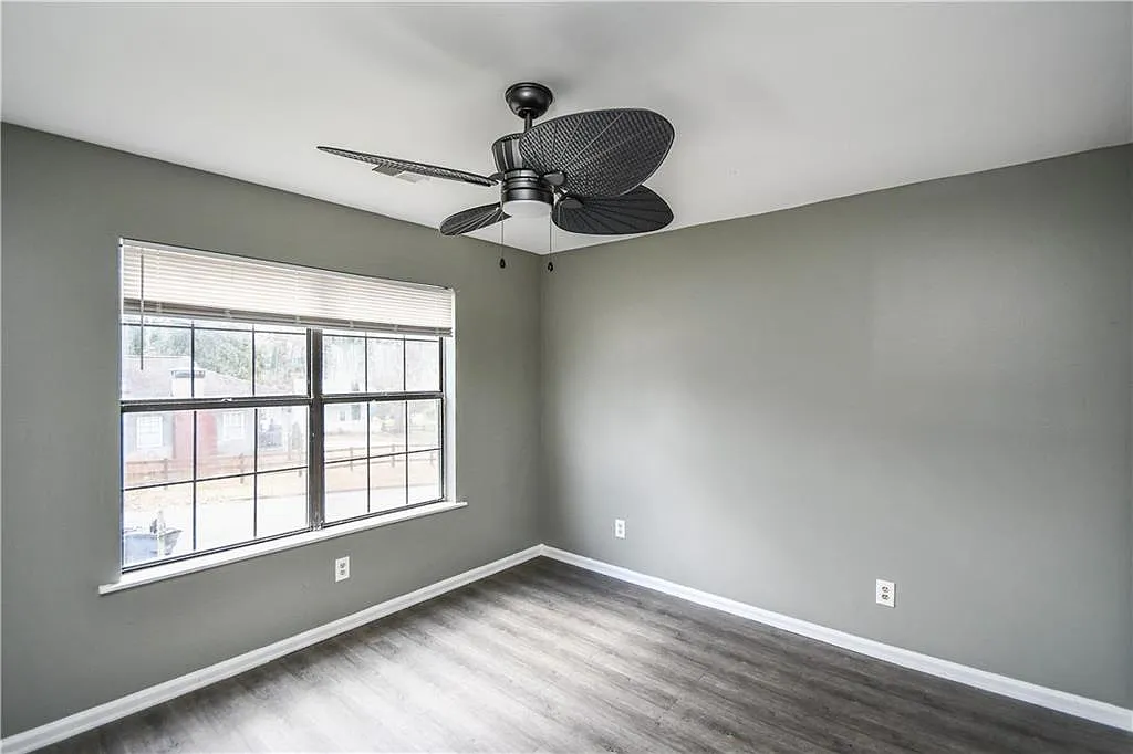 2 bed, 1.0 bath, 1053 sqft, $1,550 — Photo 4