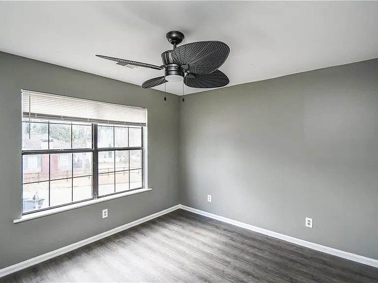 735 Oak Dr — Photo 4