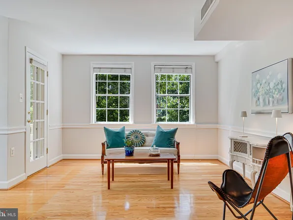 6612 Boulevard Vw APT B2, Alexandria, VA 22307