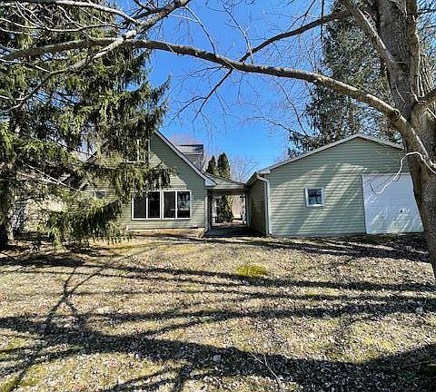 3rd image of 61272 Lewis Lake Rd