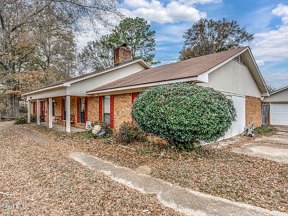 4th image of 1609 Old Vicksburg Rd