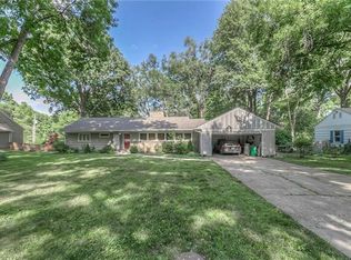 9415 Meadow Ln, Leawood, KS 66206