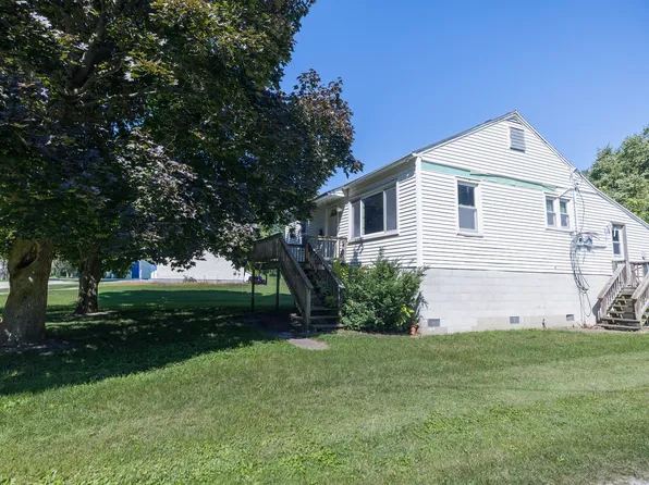 414 E Hickory St, Watseka, IL 60970