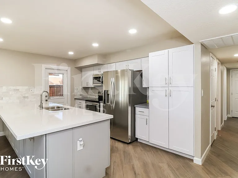 3127 W Shangri La Rd — Photo 6