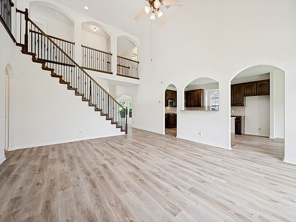 5th image of 2614 Stallions Ln