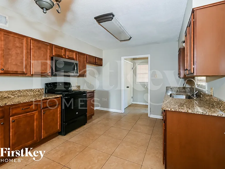 5840 Knight Arnold Rd — Photo 6