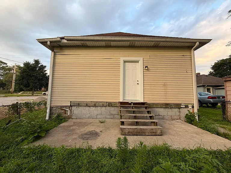 250 S Sherman Dr — Photo 21