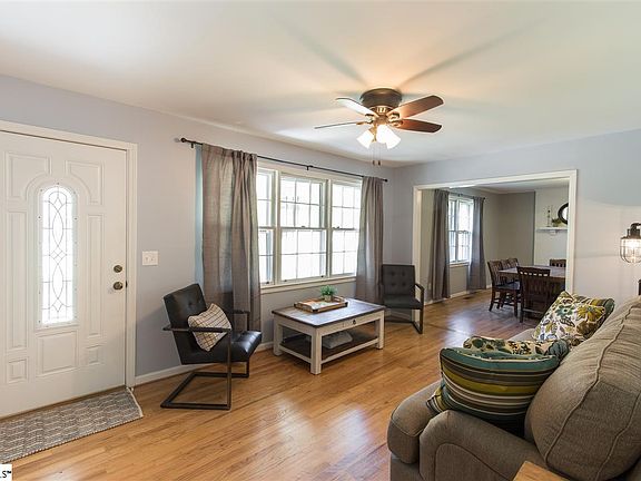 5th image of 138 Gaston Dr