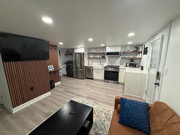 2nd image of 607 4th St NE #Basement