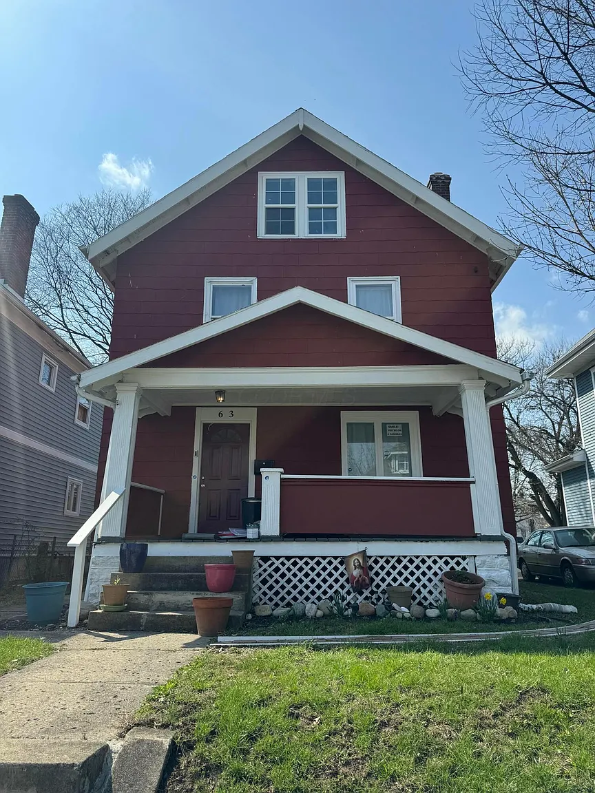 63 N Ogden Ave photo 1