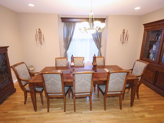 3rd image of 432 Jansen St