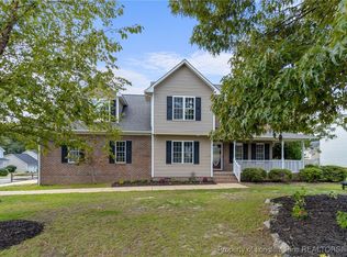 15 Robeson St, Spring Lake, NC 28390