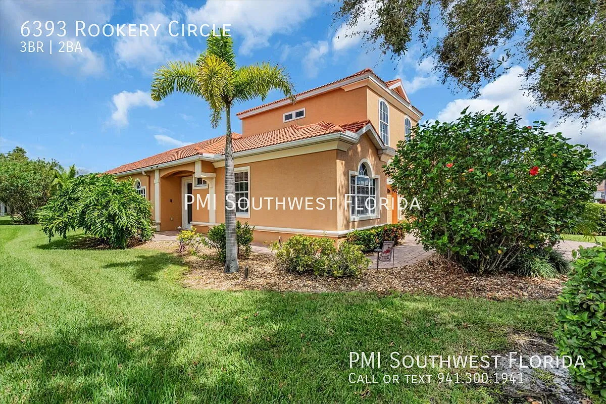 3BD / 2BA Waterfront POOL Home with Bonus Loft in Tara Preserve — Photo 2