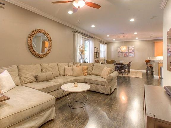 5th image of 609 S Melville Ave APT 2