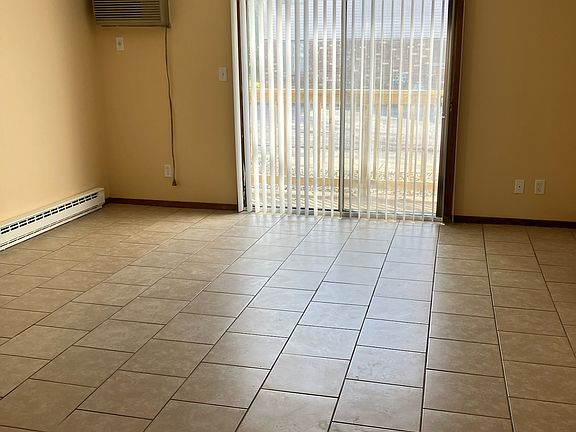 4th image of 370 Villabrook Dr #1