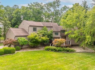 4211 Peppermill Ln, Blue Ash, OH 45242